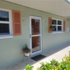 200 Valley Stream DR 4B, Naples, FL 34113