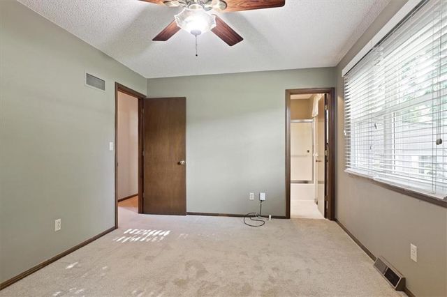3008 S Bryn Mawr Drive, Independence, MO 64057
