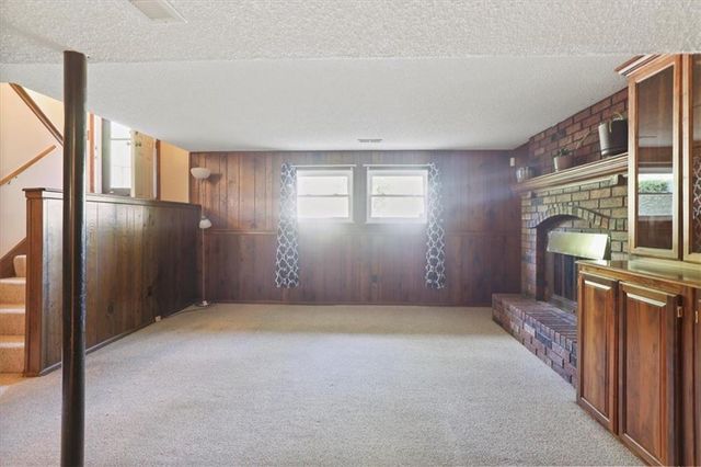 3008 S Bryn Mawr Drive, Independence, MO 64057