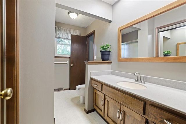 3008 S Bryn Mawr Drive, Independence, MO 64057