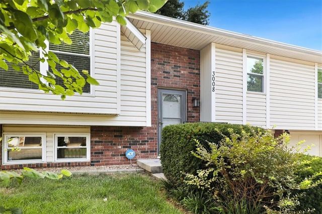 3008 S Bryn Mawr Drive, Independence, MO 64057