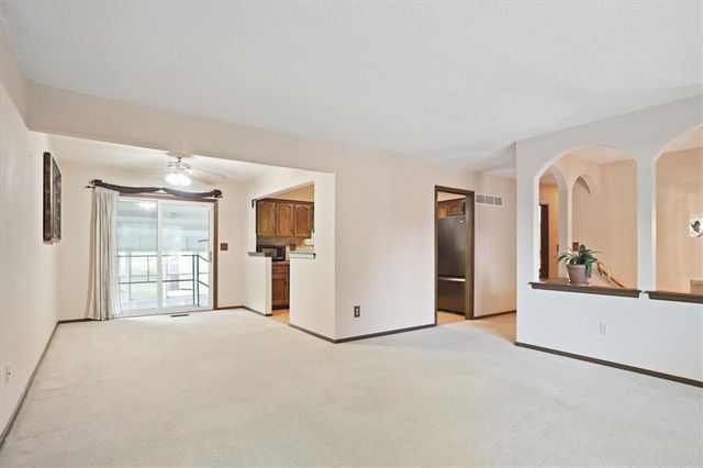 3008 S Bryn Mawr Drive, Independence, MO 64057
