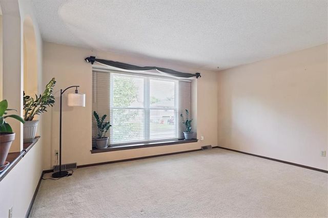 3008 S Bryn Mawr Drive, Independence, MO 64057