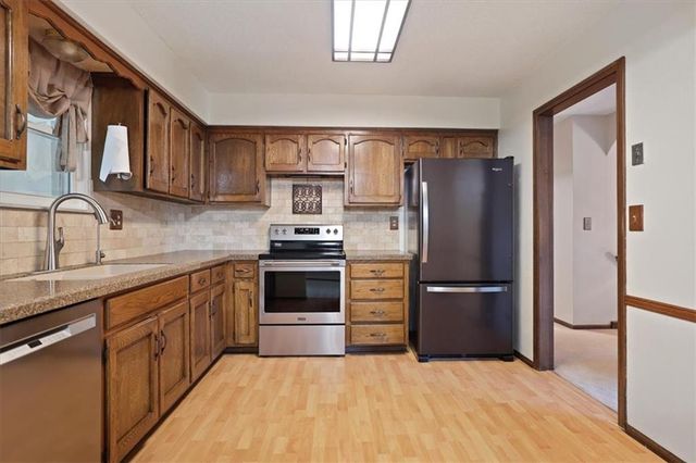 3008 S Bryn Mawr Drive, Independence, MO 64057