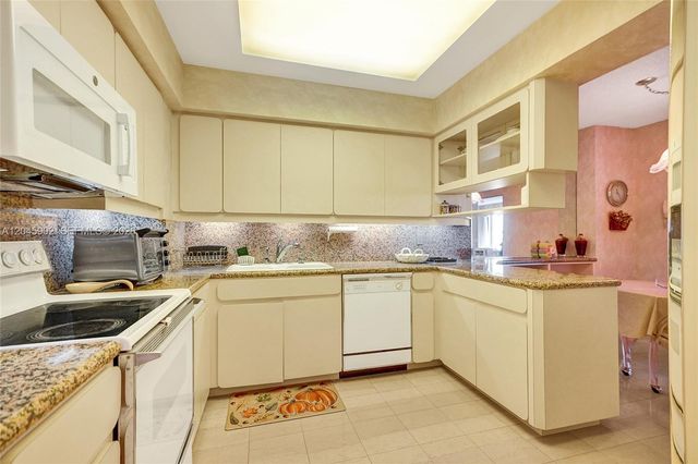 9801 Collins Ave 8S, Bal Harbour, FL 33154