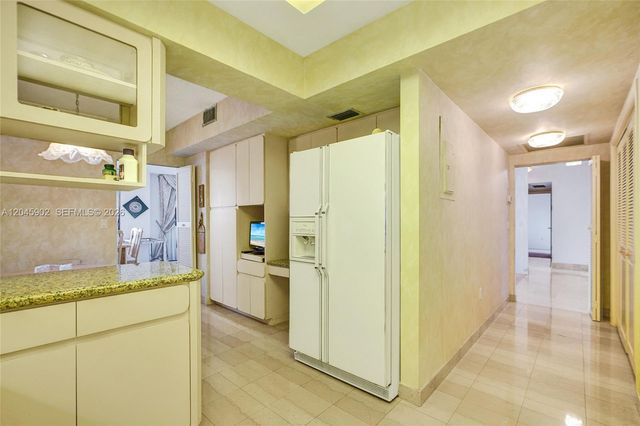 9801 Collins Ave 8S, Bal Harbour, FL 33154