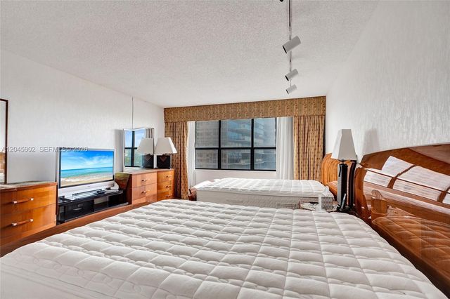 9801 Collins Ave 8S, Bal Harbour, FL 33154