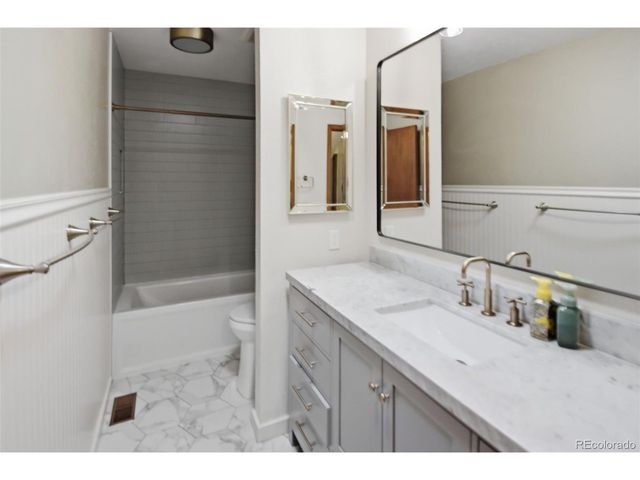 8176 S Newport Way, Centennial, CO 80112
