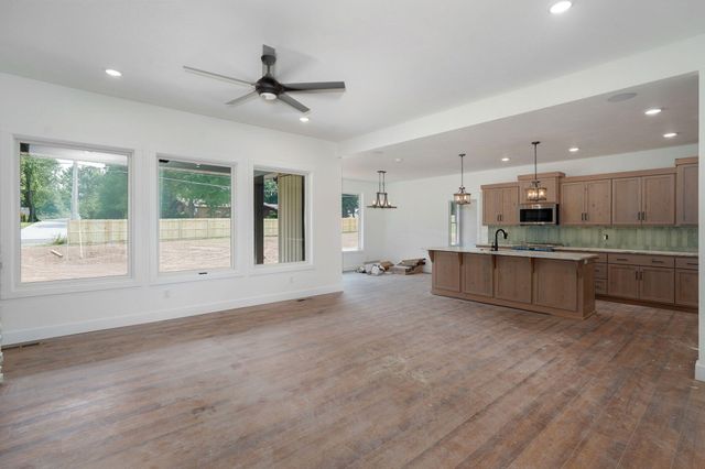 2938 W Marty Street, Springfield, MO 65810