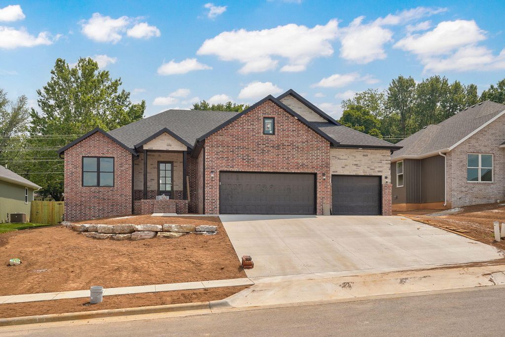 2938 W Marty Street, Springfield, MO 65810