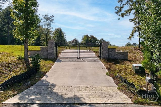 535 Penny Lane, Loganville, GA 30052