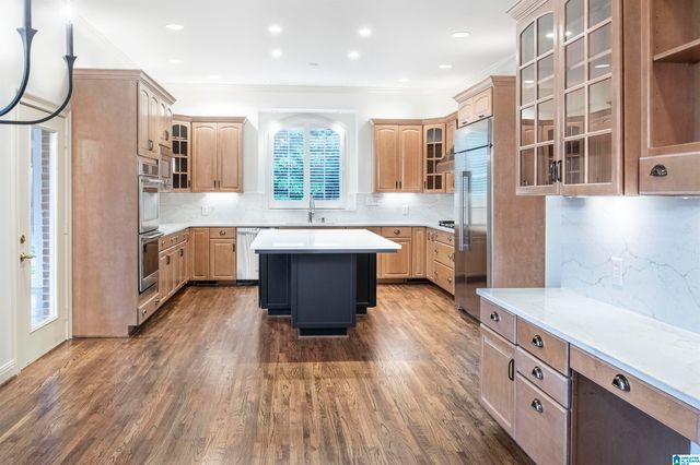 2076 BROOK HIGHLAND RIDGE, Birmingham, AL 35242