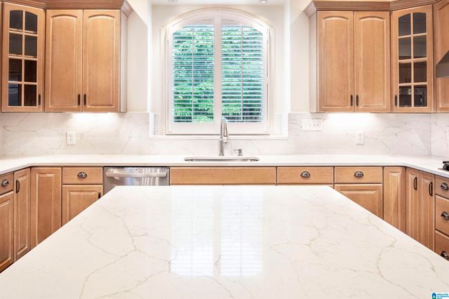2076 BROOK HIGHLAND RIDGE, Birmingham, AL 35242