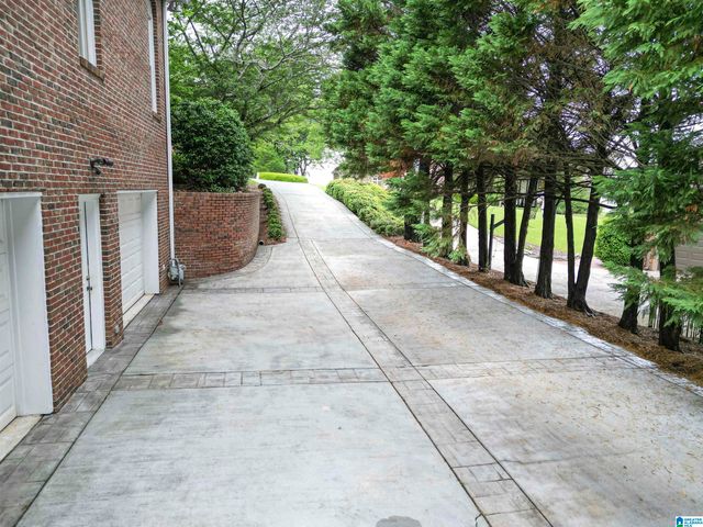 2076 BROOK HIGHLAND RIDGE, Birmingham, AL 35242