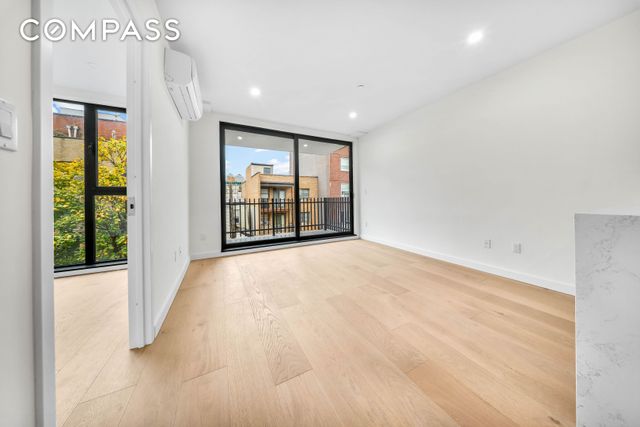 3024 32nd St # 3A, New York City, NY 11102