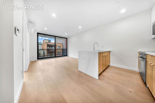 3024 32nd St # 3A, New York City, NY 11102