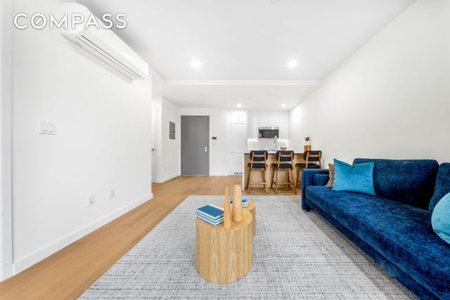 3024 32nd St # 3A, New York City, NY 11102