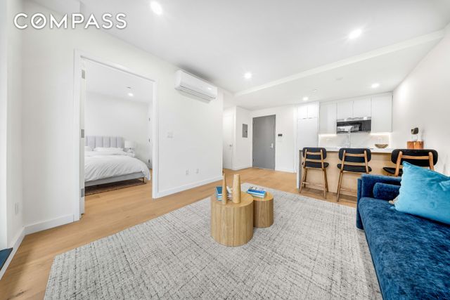 3024 32nd St # 3A, New York City, NY 11102