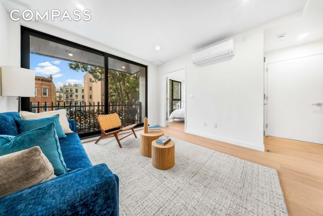 3024 32nd St # 3A, New York City, NY 11102