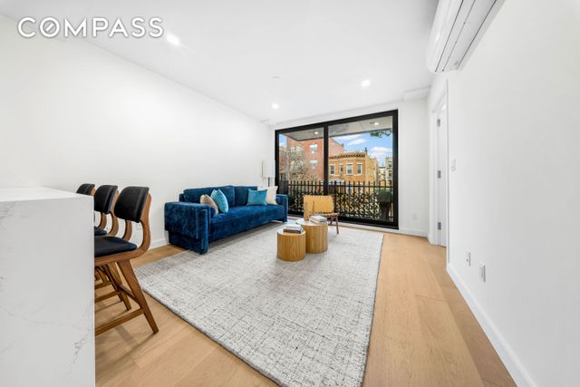 3024 32nd St # 3A, New York City, NY 11102