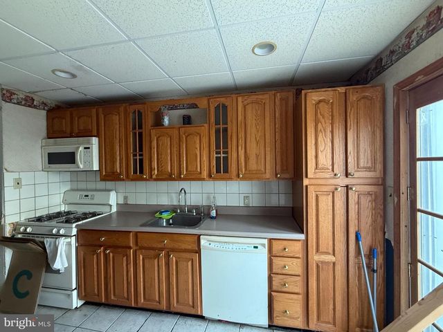 2328 E HAGERT ST, Philadelphia, PA 19125