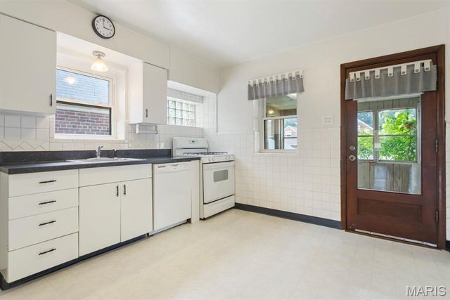 5665 Oleatha Avenue, St Louis, MO 63139