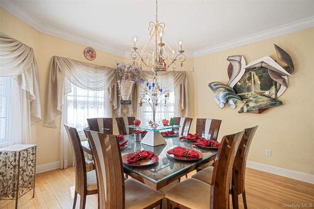 2 Deepwells Lane, Saint James, NY 11780