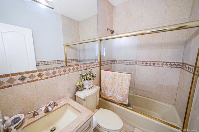 2 Deepwells Lane, Saint James, NY 11780