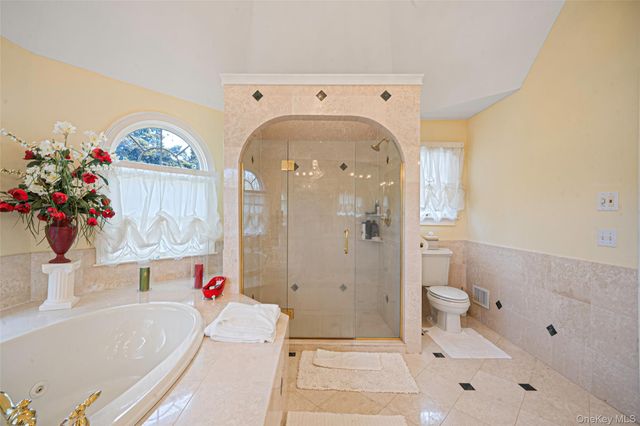 2 Deepwells Lane, Saint James, NY 11780