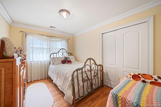 2 Deepwells Lane, Saint James, NY 11780