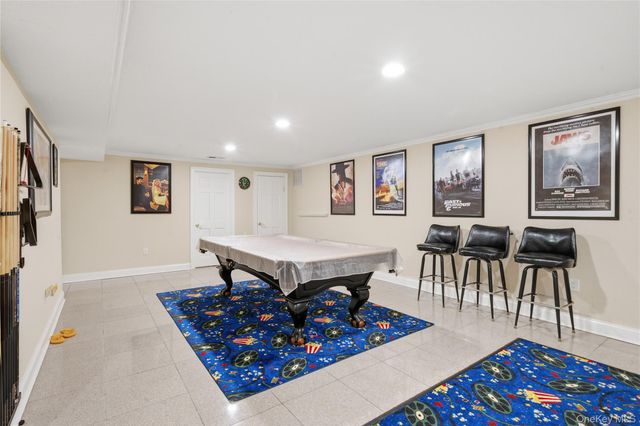 2 Deepwells Lane, Saint James, NY 11780