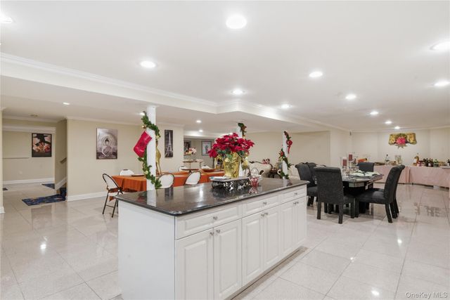 2 Deepwells Lane, Saint James, NY 11780