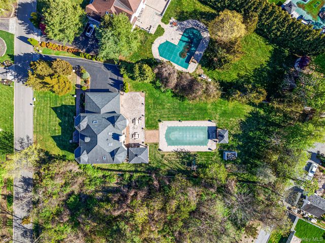2 Deepwells Lane, Saint James, NY 11780