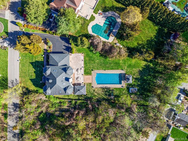 2 Deepwells Lane, Saint James, NY 11780