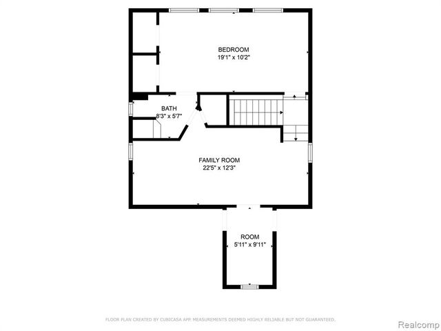 1528 Roslyn Road, Grosse Pointe Woods, MI 48236