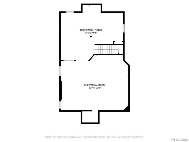 1528 Roslyn Road, Grosse Pointe Woods, MI 48236