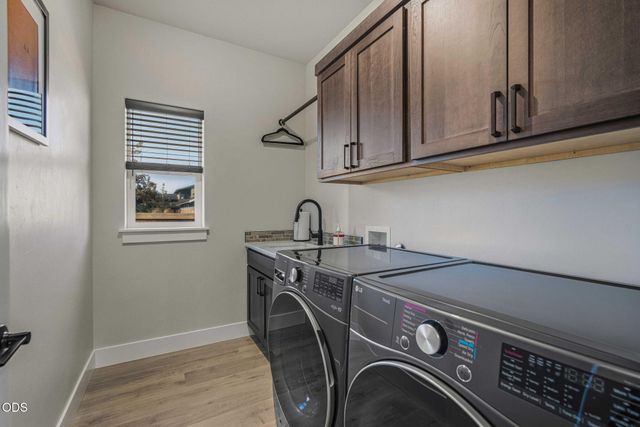 1777 NW Hemlock Avenue, Redmond, OR 97756