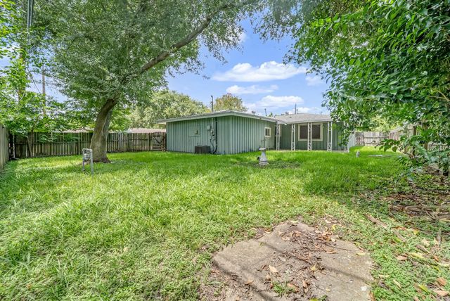 3702 Malone Drive, Pasadena, TX 77503