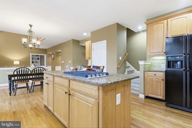 1692 POWDERHORN DR, Newtown, PA 18940