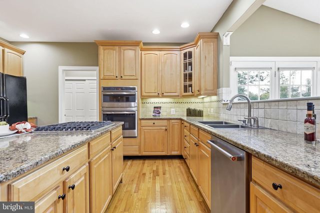 1692 POWDERHORN DR, Newtown, PA 18940