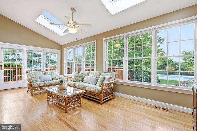 1692 POWDERHORN DR, Newtown, PA 18940
