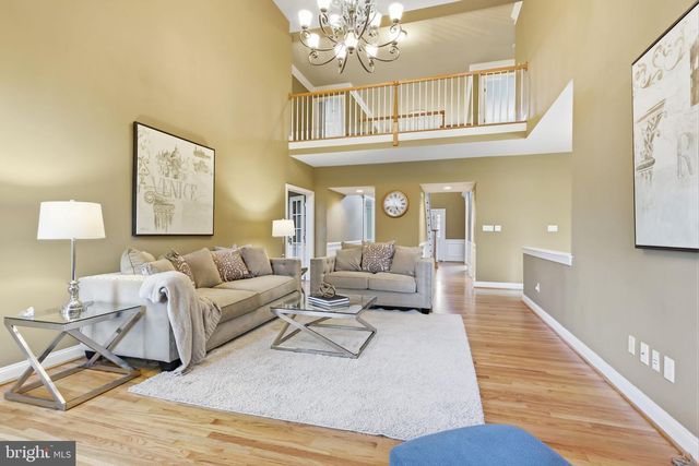 1692 POWDERHORN DR, Newtown, PA 18940