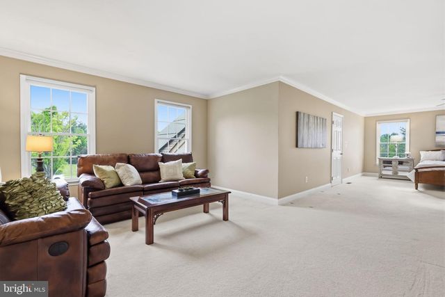 1692 POWDERHORN DR, Newtown, PA 18940