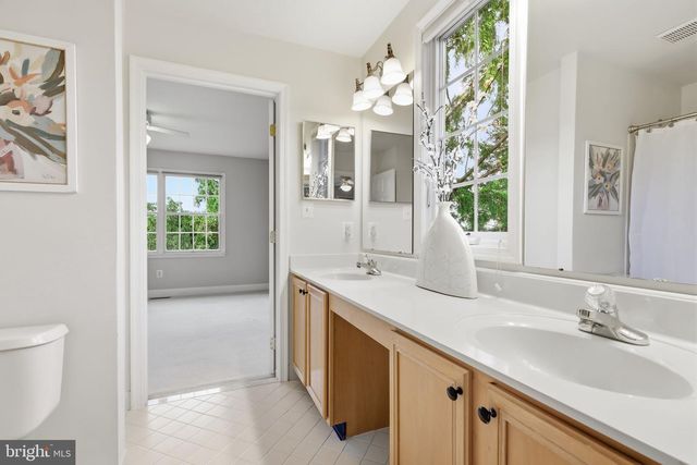 1692 POWDERHORN DR, Newtown, PA 18940