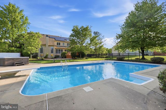1692 POWDERHORN DR, Newtown, PA 18940