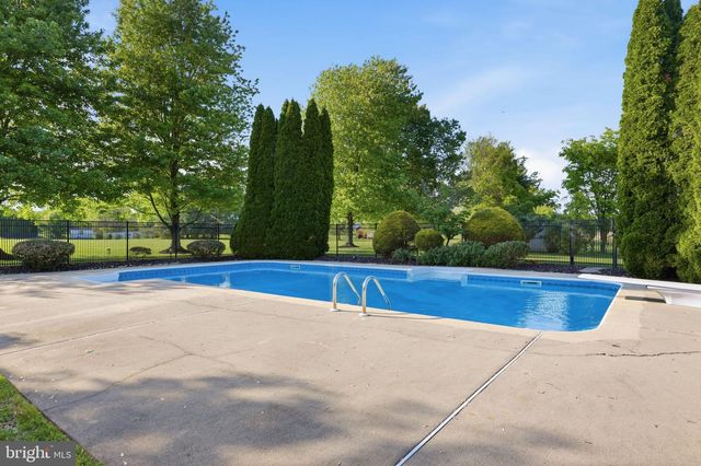 1692 POWDERHORN DR, Newtown, PA 18940