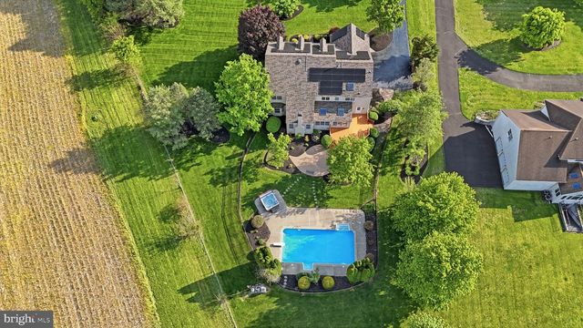 1692 POWDERHORN DR, Newtown, PA 18940