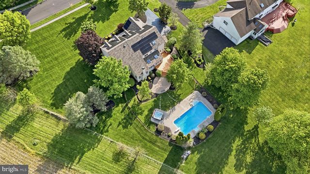 1692 POWDERHORN DR, Newtown, PA 18940