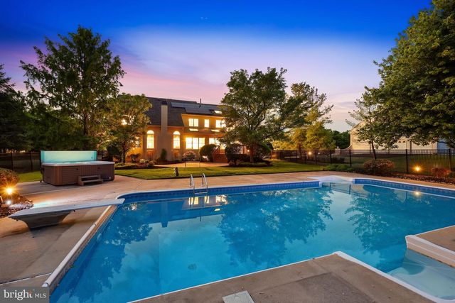 1692 POWDERHORN DR, Newtown, PA 18940