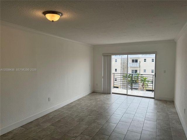 365 NE 125th St 402, North Miami, FL 33161